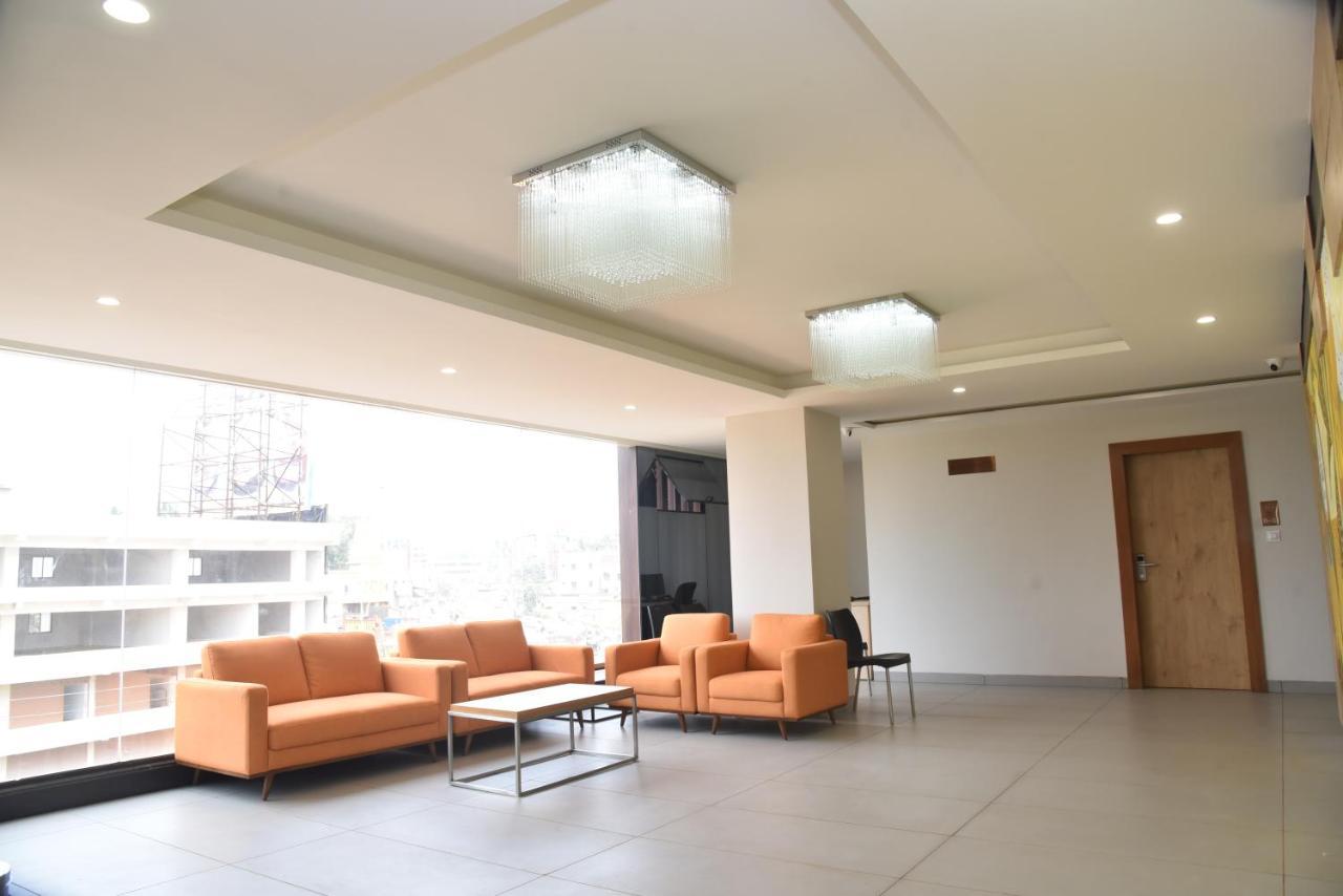 The Oaks Comforts Hubli Bagian luar foto