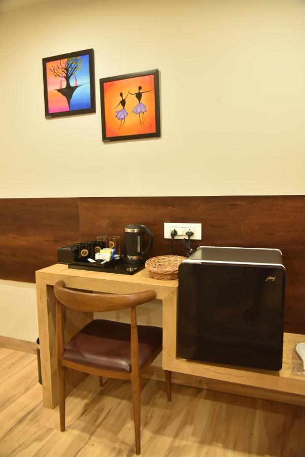 The Oaks Comforts Hubli Bagian luar foto