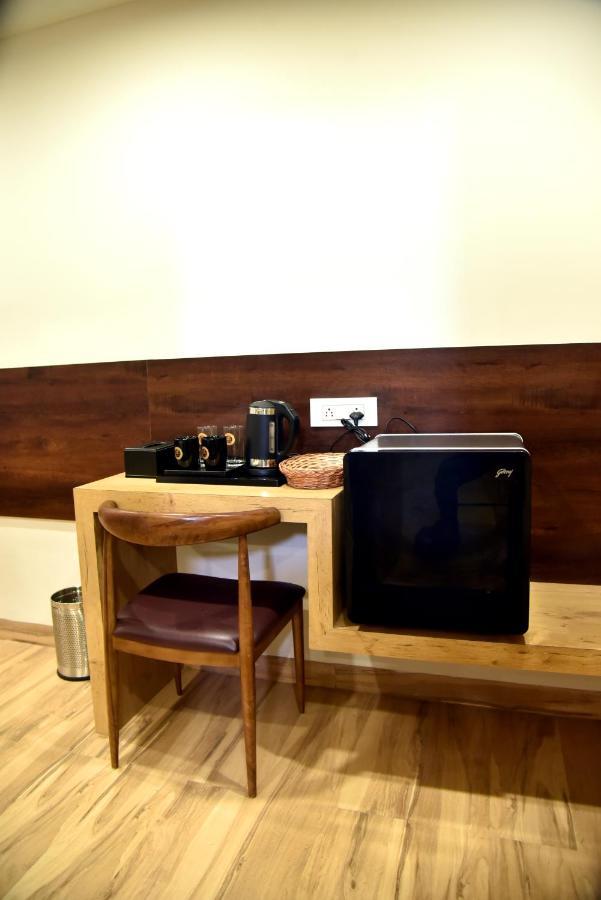 The Oaks Comforts Hubli Bagian luar foto